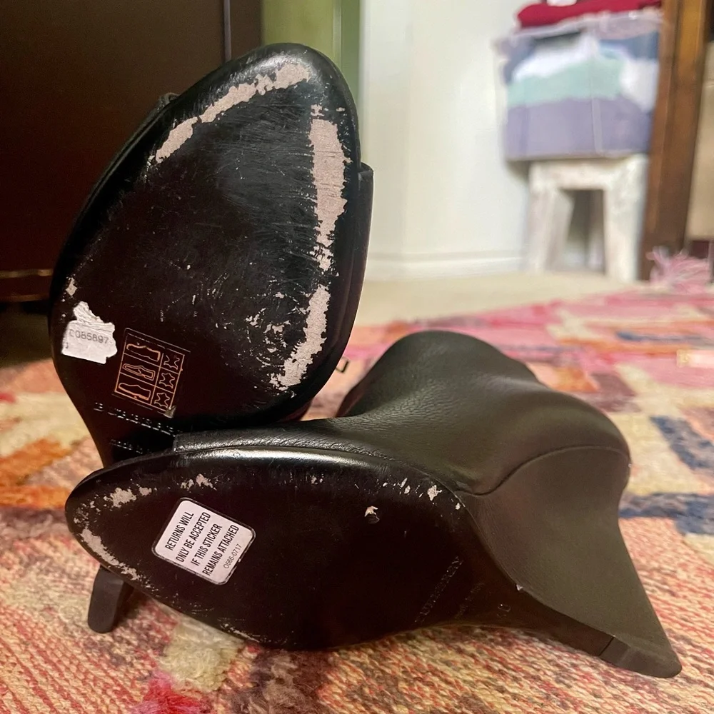 Burberry Size 9 Black Leather Peeptoe Booties